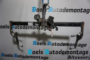 Gebruikte Trekhaak Renault Captur (2R) 1.2 TCE 16V EDC Prijs € 175,00 Margeregeling aangeboden door Boels Autodemontage