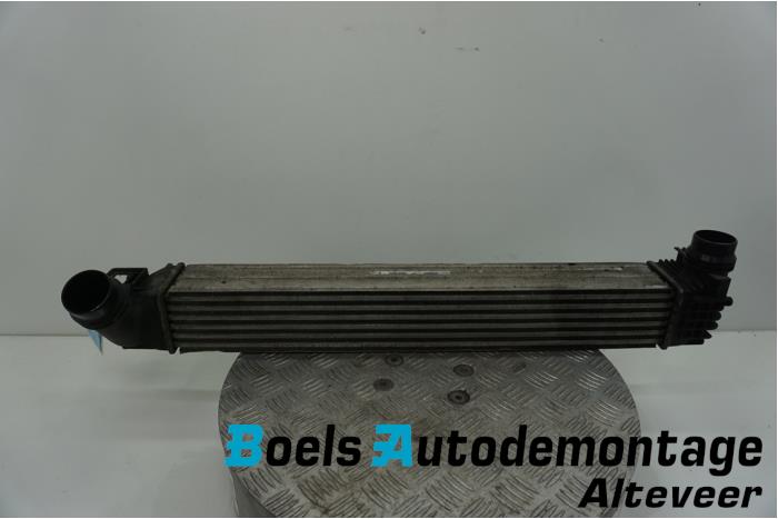 Gebruikte Intercooler Renault Megane III Grandtour (KZ) 1.2 16V TCE 115 Prijs € 40,00 Margeregeling aangeboden door Boels Autodemontage
