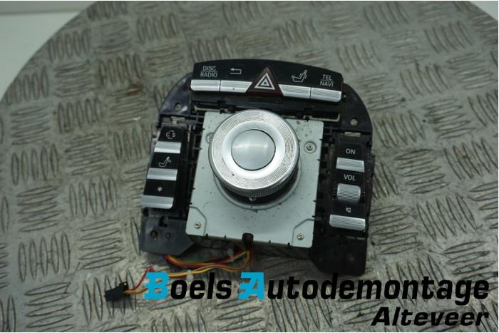 Gebruikte Bediening boordcomputer Mercedes S (W221) 5.5 S-550 32V 4-Matic Prijs € 100,00 Margeregeling aangeboden door Boels Autodemontage