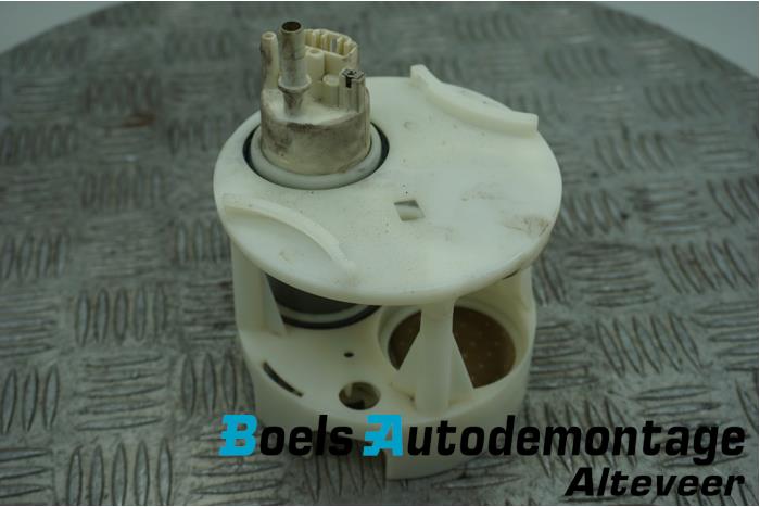 Gebruikte Tank element Pomp Mercedes S (W221) 5.5 S-550 32V 4-Matic Prijs € 45,00 Margeregeling aangeboden door Boels Autodemontage