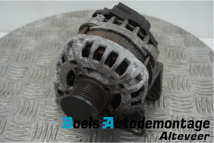 Gebruikte Dynamo Renault Clio IV (5R) 0.9 Energy TCE 90 12V Prijs € 40,00 Margeregeling aangeboden door Boels Autodemontage