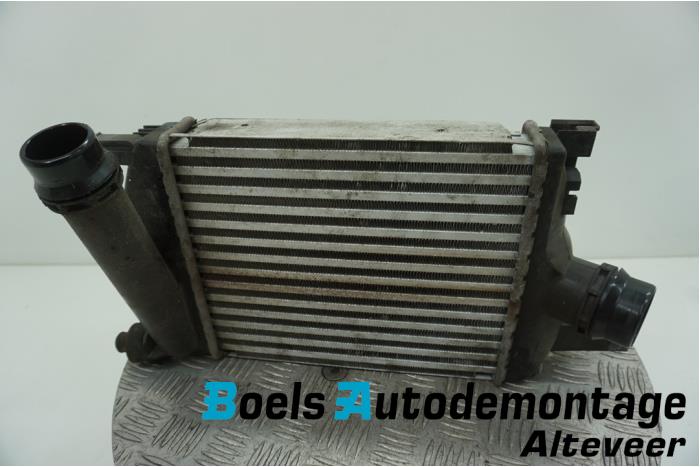 Gebruikte Intercooler Renault Clio IV (5R) 0.9 Energy TCE 90 12V Prijs € 35,00 Margeregeling aangeboden door Boels Autodemontage