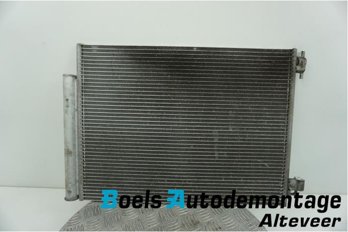 Gebruikte Airco Condensor Renault Clio IV (5R) 0.9 Energy TCE 90 12V Prijs € 35,00 Margeregeling aangeboden door Boels Autodemontage