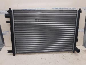 Gebruikte Radiateur Ford Puma 1.7 16V Prijs € 40,00 Margeregeling aangeboden door Autobedrijf Hoogerwerf
