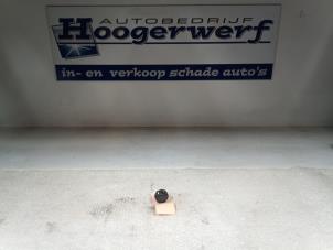 Gebruikte Raam schakelaar elektrisch Ford Ka I 1.3i Prijs € 10,00 Margeregeling aangeboden door Autobedrijf Hoogerwerf