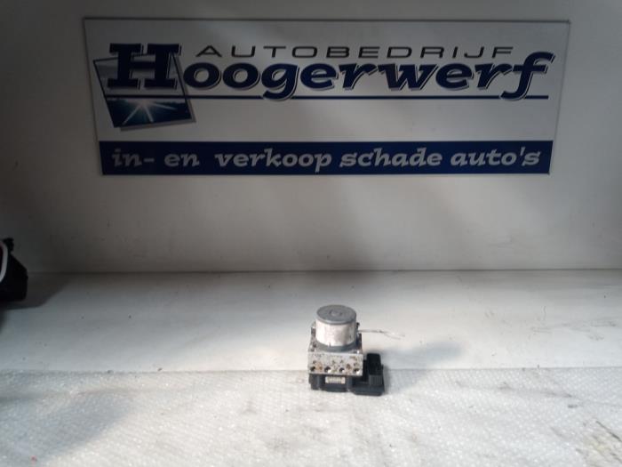 Gebruikte ABS Pomp Renault Master III (MA/MB/MC/MD/MH/MF/MG/MH) 2.3 dCi 16V Prijs € 120,00 Margeregeling aangeboden door Autobedrijf Hoogerwerf