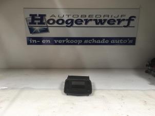 Gebruikte Radio Opel Corsa D 1.4 16V Twinport Prijs € 125,00 Margeregeling aangeboden door Autobedrijf Hoogerwerf