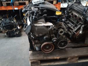 Gebruikte Motor Renault Twingo II (CN) 1.2 16V Prijs € 350,00 Margeregeling aangeboden door Autobedrijf Hoogerwerf