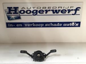 Gebruikte Schakelaar Stuurkolom (licht) Volkswagen Golf VI (5K1) 2.0 TDI 16V Prijs € 75,00 Margeregeling aangeboden door Autobedrijf Hoogerwerf