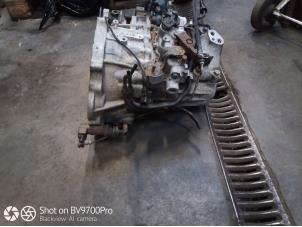 Gebruikte Versnellingsbak Kia Rio II (DE) 1.5 CRDi VGT 16V Prijs € 200,00 Margeregeling aangeboden door Autobedrijf Hoogerwerf