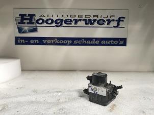 Gebruikte ABS Pomp Volkswagen Touran (1T1/T2) 1.9 TDI 100 Prijs € 50,00 Margeregeling aangeboden door Autobedrijf Hoogerwerf