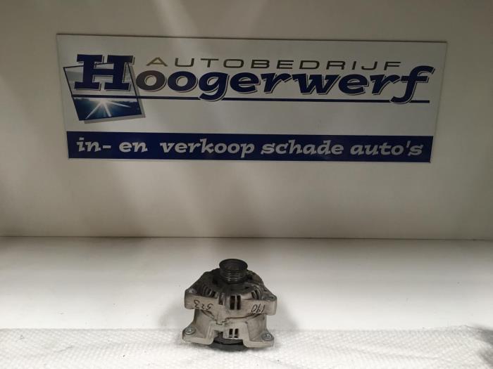 Gebruikte Dynamo Renault Clio IV Estate/Grandtour (7R) 1.5 Energy dCi 90 FAP Prijs € 50,00 Margeregeling aangeboden door Autobedrijf Hoogerwerf