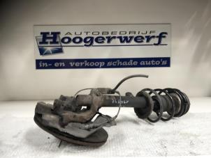 Gebruikte Schokdemperpoot links-voor BMW 3 serie Touring (E46/3) 325i 24V Prijs € 40,00 Margeregeling aangeboden door Autobedrijf Hoogerwerf