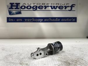 Gebruikte Oliefilterhuis Citroen C1 1.0 12V Prijs € 20,00 Margeregeling aangeboden door Autobedrijf Hoogerwerf