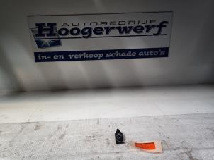 Gebruikte Schakelaar Spiegel Opel Astra H GTC (L08) 1.6 16V Twinport Prijs € 10,00 Margeregeling aangeboden door Autobedrijf Hoogerwerf