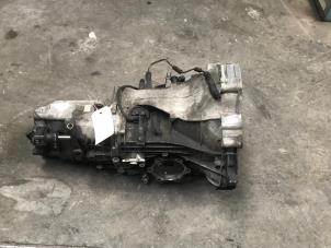 Gebruikte Versnellingsbak Volkswagen Passat (3B3) 2.0 20V Prijs € 250,00 Margeregeling aangeboden door Autobedrijf Hoogerwerf