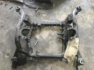 Gebruikte Subframe Mercedes R (W251) 3.0 320 CDI 24V 4-Matic Prijs € 150,00 Margeregeling aangeboden door Autobedrijf Hoogerwerf