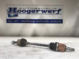 Gebruikte Aandrijfas links-voor Opel Corsa D 1.2 16V Prijs € 40,00 Margeregeling aangeboden door Autobedrijf Hoogerwerf