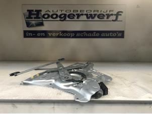 Gebruikte Ruitmechaniek 2Deurs rechts-voor Hyundai iX35 (LM) 1.7 CRDi 16V Prijs € 40,00 Margeregeling aangeboden door Autobedrijf Hoogerwerf