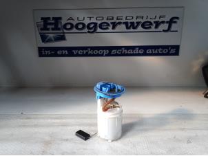 Gebruikte Benzinepomp Volkswagen Golf V (1K1) 2.0 FSI 16V Prijs € 50,00 Margeregeling aangeboden door Autobedrijf Hoogerwerf