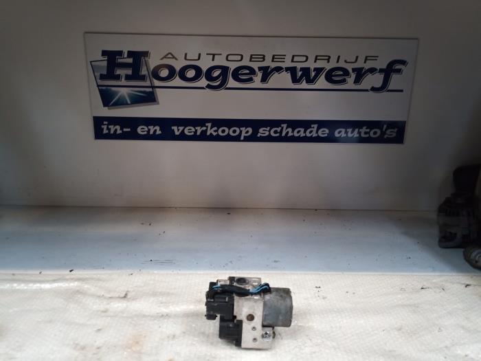 Gebruikte ABS Pomp Nissan Primera (P11) 2.0 16V Prijs € 50,00 Margeregeling aangeboden door Autobedrijf Hoogerwerf