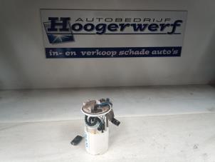 Gebruikte Benzinepomp Opel Corsa D 1.4 16V Twinport Prijs € 40,00 Margeregeling aangeboden door Autobedrijf Hoogerwerf