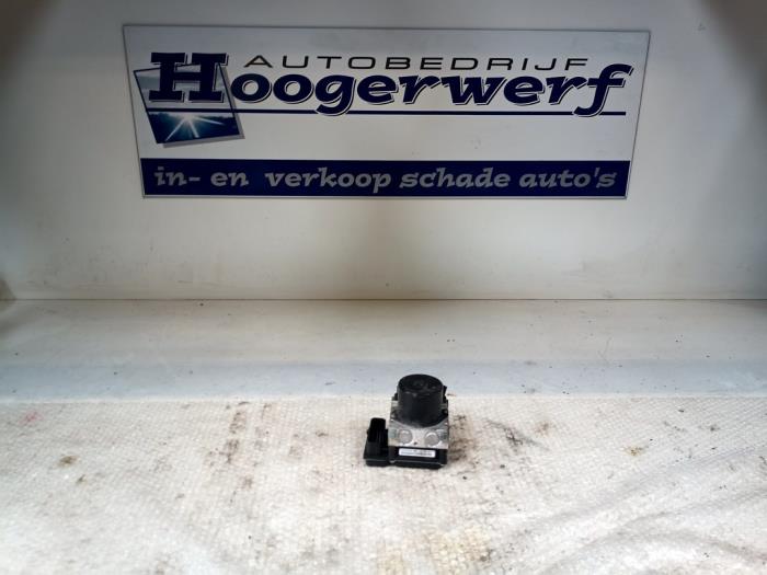 Gebruikte ABS Pomp Volkswagen Polo IV (9N1/2/3) 1.9 SDI Prijs € 40,00 Margeregeling aangeboden door Autobedrijf Hoogerwerf