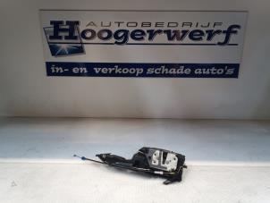 Gebruikte Deurslot Mechaniek 2Deurs links Ford Fiesta 6 (JA8) 1.0 EcoBoost 12V 125 Prijs € 35,00 Margeregeling aangeboden door Autobedrijf Hoogerwerf