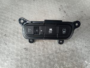 Gebruikte ESP Schakelaar Kia Picanto (JA) 1.0 12V Prijs € 30,00 Margeregeling aangeboden door Autobedrijf Hoogerwerf