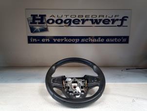 Gebruikte Stuurwiel Renault Captur (2R) 0.9 Energy TCE 12V Prijs € 50,00 Margeregeling aangeboden door Autobedrijf Hoogerwerf