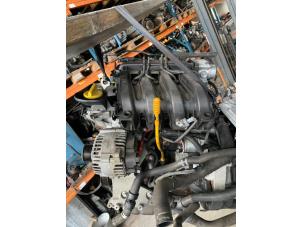 Gebruikte Motor Renault Twingo II (CN) 1.2 16V Quickshift 5 Prijs € 400,00 Margeregeling aangeboden door Autobedrijf Hoogerwerf