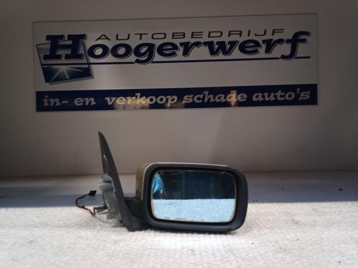 Buitenspiegel rechts van een BMW 3 serie Compact (E46/5) 316ti 16V 2004