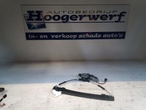 Gebruikte Ruitmechaniek 4Deurs links-achter Chevrolet Spark 1.0 16V Bifuel Prijs € 25,00 Margeregeling aangeboden door Autobedrijf Hoogerwerf