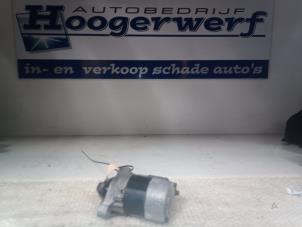 Gebruikte Startmotor Renault Twingo II (CN) 1.2 16V Prijs € 30,00 Margeregeling aangeboden door Autobedrijf Hoogerwerf