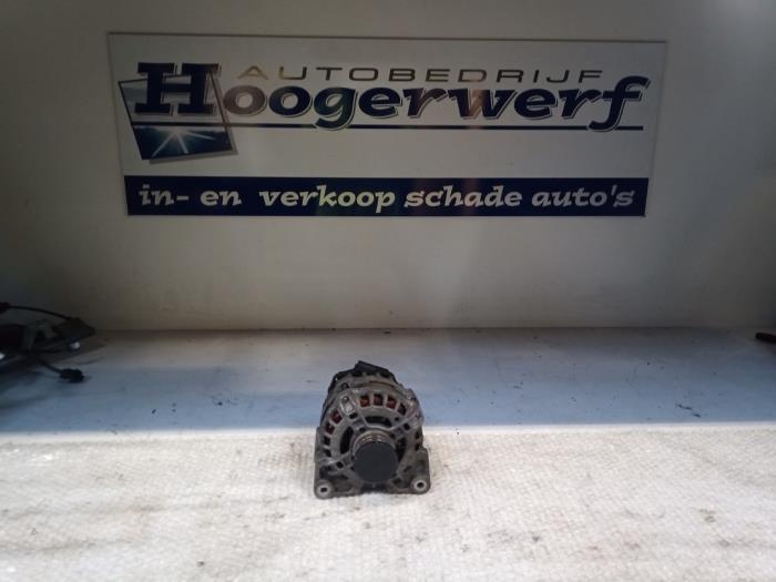 Gebruikte Alternator Dacia Logan MCV II/III/Sandero Wagon 0.9 TCE 12V Prijs € 45,00 Margeregeling aangeboden door Autobedrijf Hoogerwerf