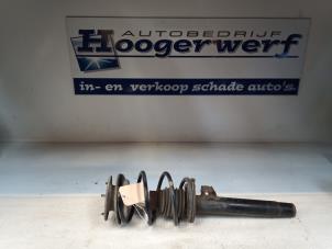 Gebruikte Schokdemperpoot links-voor BMW 3 serie Compact (E46/5) 316ti 16V Prijs € 40,00 Margeregeling aangeboden door Autobedrijf Hoogerwerf
