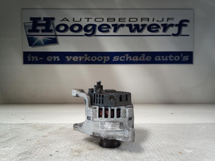 Gebruikte Dynamo Volkswagen Passat (3B2) 1.8 20V Prijs € 30,00 Margeregeling aangeboden door Autobedrijf Hoogerwerf