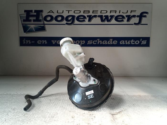 Gebruikte Rembekrachtiger Mitsubishi Space Star (A0) 1.0 12V Prijs € 50,00 Margeregeling aangeboden door Autobedrijf Hoogerwerf