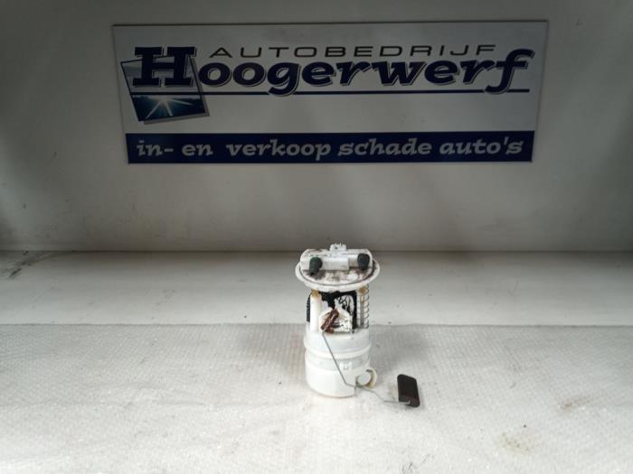Gebruikte Benzinepomp Renault Twingo II (CN) 1.2 Prijs € 20,00 Margeregeling aangeboden door Autobedrijf Hoogerwerf