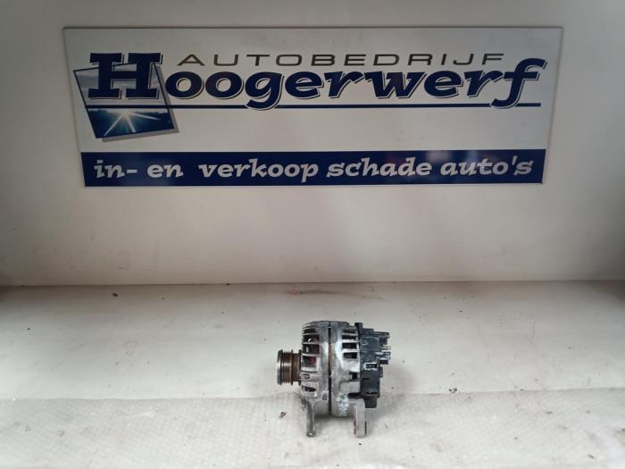 Gebruikte Dynamo Dacia Sandero II 1.0 Sce 75 12V Prijs € 70,00 Margeregeling aangeboden door Autobedrijf Hoogerwerf