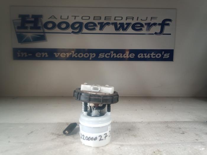 Gebruikte Tank element Pomp Dacia Sandero II 1.0 Sce 75 12V Prijs € 75,00 Margeregeling aangeboden door Autobedrijf Hoogerwerf
