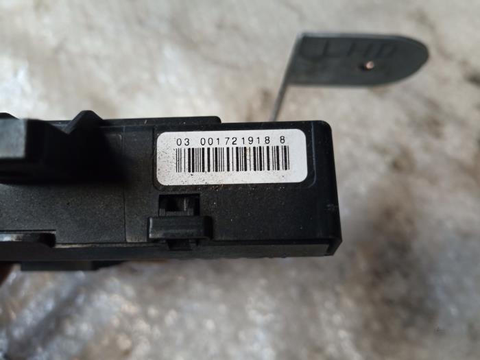 Computer Body Control van een Ford Fiesta 6 (JA8) 1.4 16V 2011