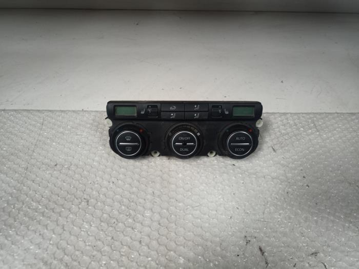 Airco bedieningspaneel van een Volkswagen Touran (1T1/T2) 2.0 FSI 16V 2006