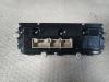 Airco bedieningspaneel van een Volkswagen Touran (1T1/T2) 2.0 FSI 16V 2006