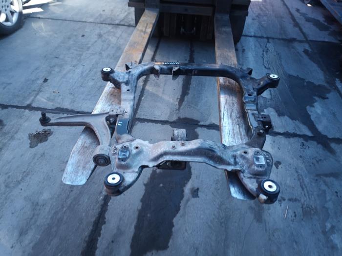 Gebruikte Subframe Opel Vectra C Caravan 2.2 DIG 16V Prijs € 75,00 Margeregeling aangeboden door Autobedrijf Hoogerwerf