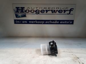 Gebruikte Aanjager Toyota C-HR (X1,X5) 1.8 16V Hybrid Prijs € 50,00 Margeregeling aangeboden door Autobedrijf Hoogerwerf