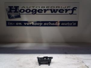 Gebruikte ESP Schakelaar Kia Picanto (JA) 1.0 12V Prijs € 20,00 Margeregeling aangeboden door Autobedrijf Hoogerwerf