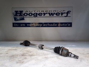 Gebruikte Aandrijfas rechts-voor Peugeot 106 II 1.1 XN,XR,XT,Accent Prijs € 30,00 Margeregeling aangeboden door Autobedrijf Hoogerwerf