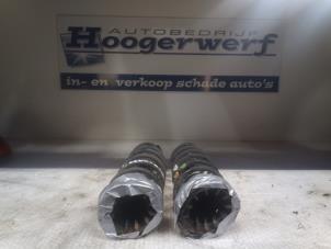 Gebruikte Veerschroef voor Peugeot Partner Tepee (7A/B/C/D/E/F/G/J/P/S) 1.6 VTI 16V Phase 1 Prijs € 30,00 Margeregeling aangeboden door Autobedrijf Hoogerwerf