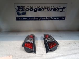 Gebruikte Achterlichtset links + rechts Daihatsu Sirion 2 (M3) 1.3 16V DVVT Prijs € 60,00 Margeregeling aangeboden door Autobedrijf Hoogerwerf